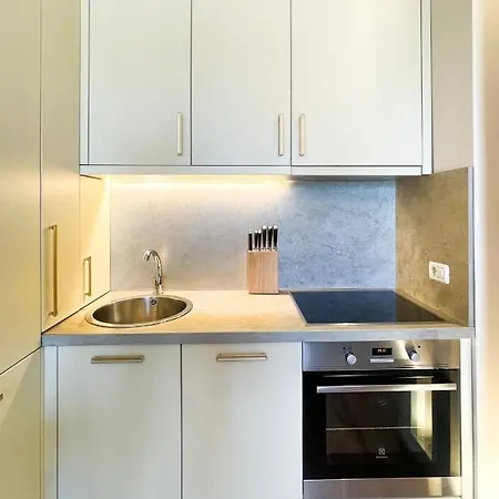 Daire Skyline Sunset & Towers View - Modern 1br Tiran