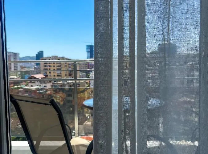 Lejlighed Skyline Sunset & Towers View - Modern 1br Tirana