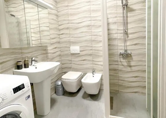 Skyline Sunset & Towers View - Modern 1br Apartamento Tirana